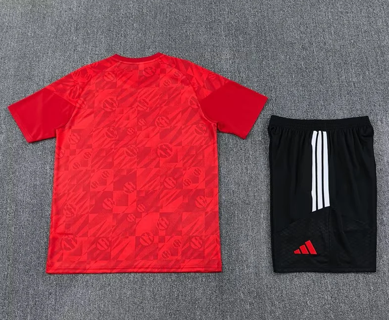 Conjunto de entrenamiento Liverpool 26-27 (tallas adultos y niños)