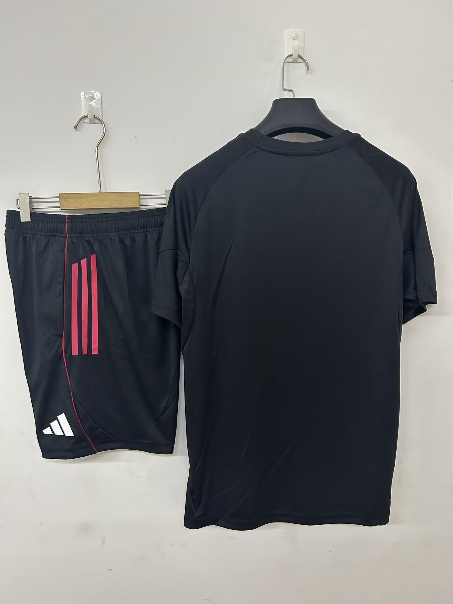 Conjunto de entrenamiento Ajax 25/26 (solo tallas S-2XL)