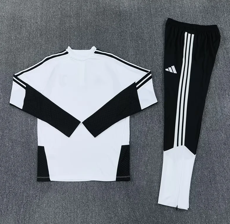 Chandal de entrenamiento Juventus 26/27 blanco con negro (tallas adutos y niños)