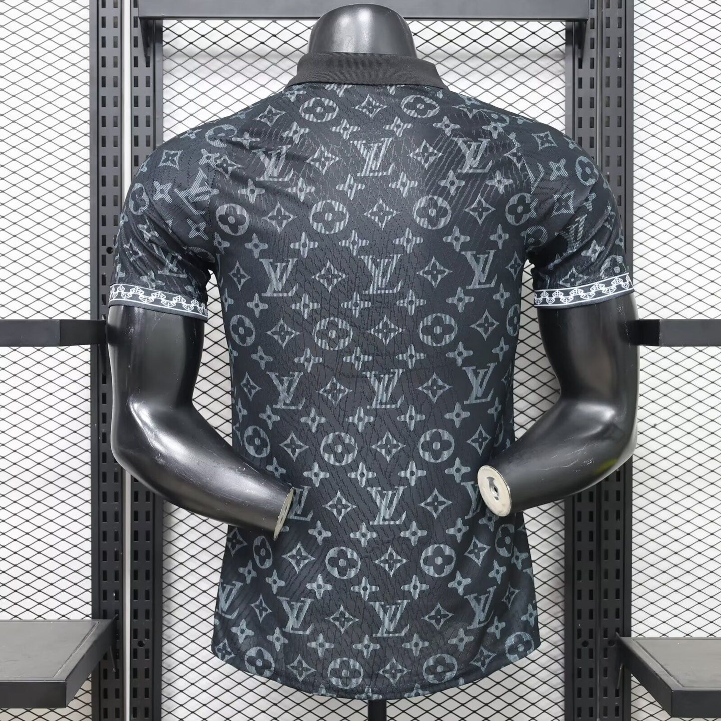 Camiseta Real Madrid negro version LV version jugador (tallas S-2XL)