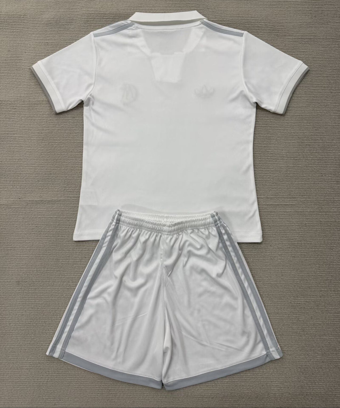 Equipacion Real Madrid 125th aniversario (solo tallas niños)