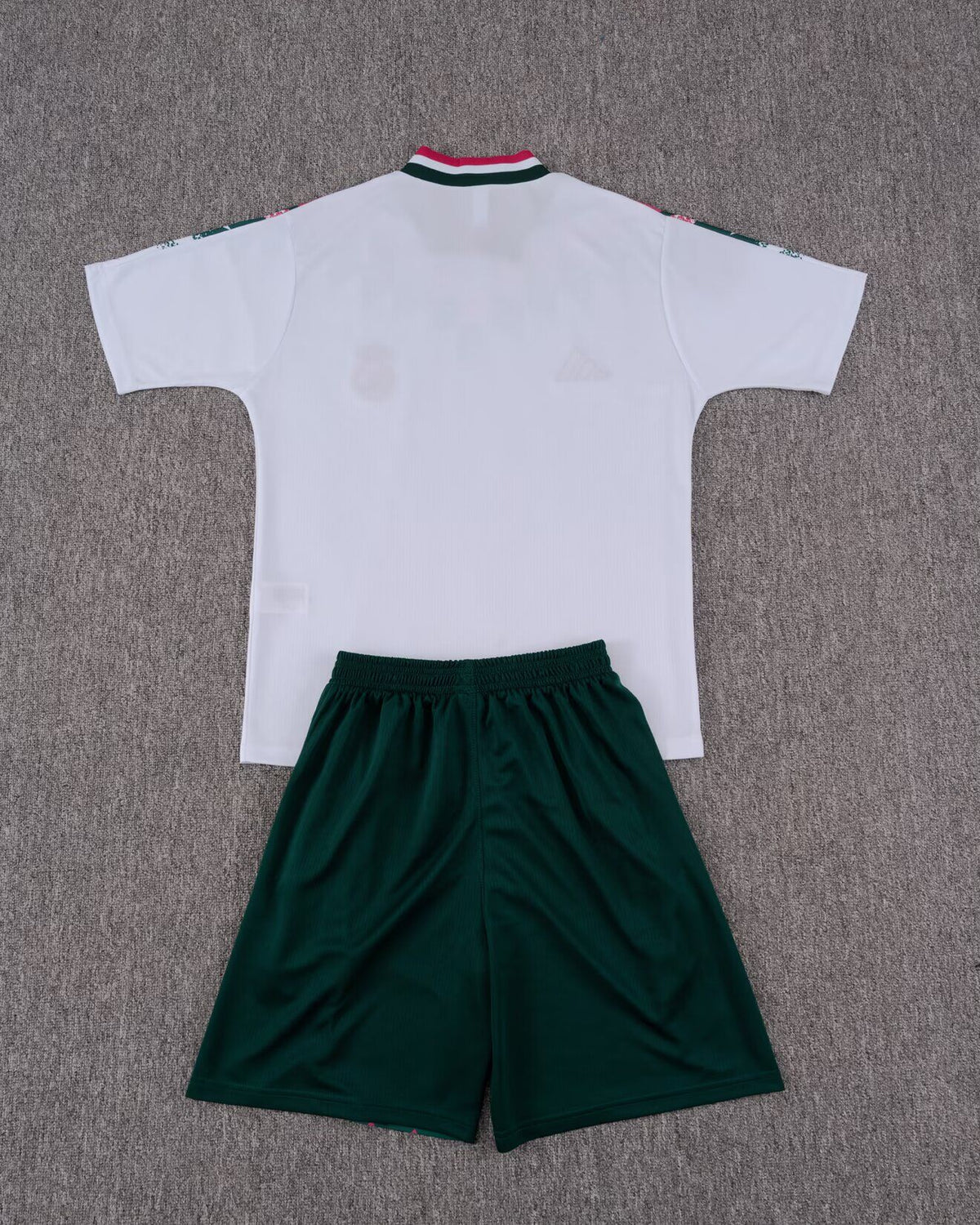 Conjunto de entrenamiento Real Madrid Madrid 26-27 blanco modelo retro (tallas S-XXL)