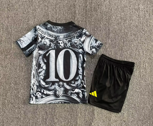Equipacion pre partido Juventus especial Del Piero (solo talla niño)