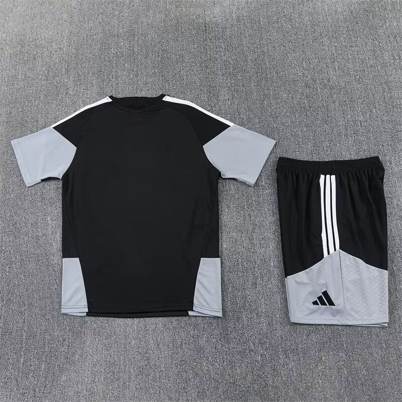Conjunto de entrenamiento España 2026 negro con gris (tallas adultos y niños)