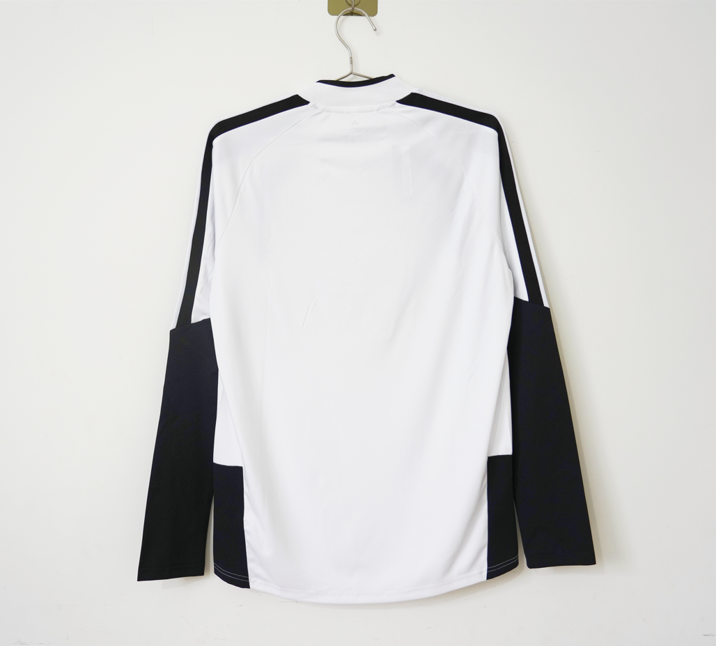 Sueter Liverpool 26-27 blanco con negro versión jugador (tallas S-XXL)