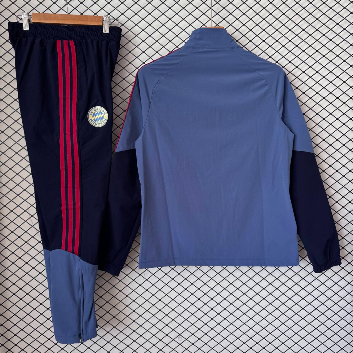 Chandal cortavientos Bayern de munich 26-27 azul (tallas S-XXL)