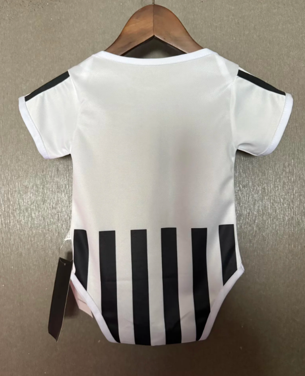 Body Juventus 26/27 local (6 -12 meses y 1-2 años)
