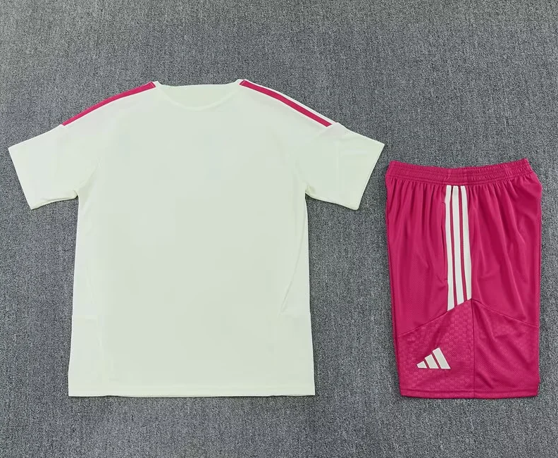 Conjunto de entrenamiento Real Madrid 26-27 blanca con rosa tallas (tallas adultos y niños) by Cafutshopp