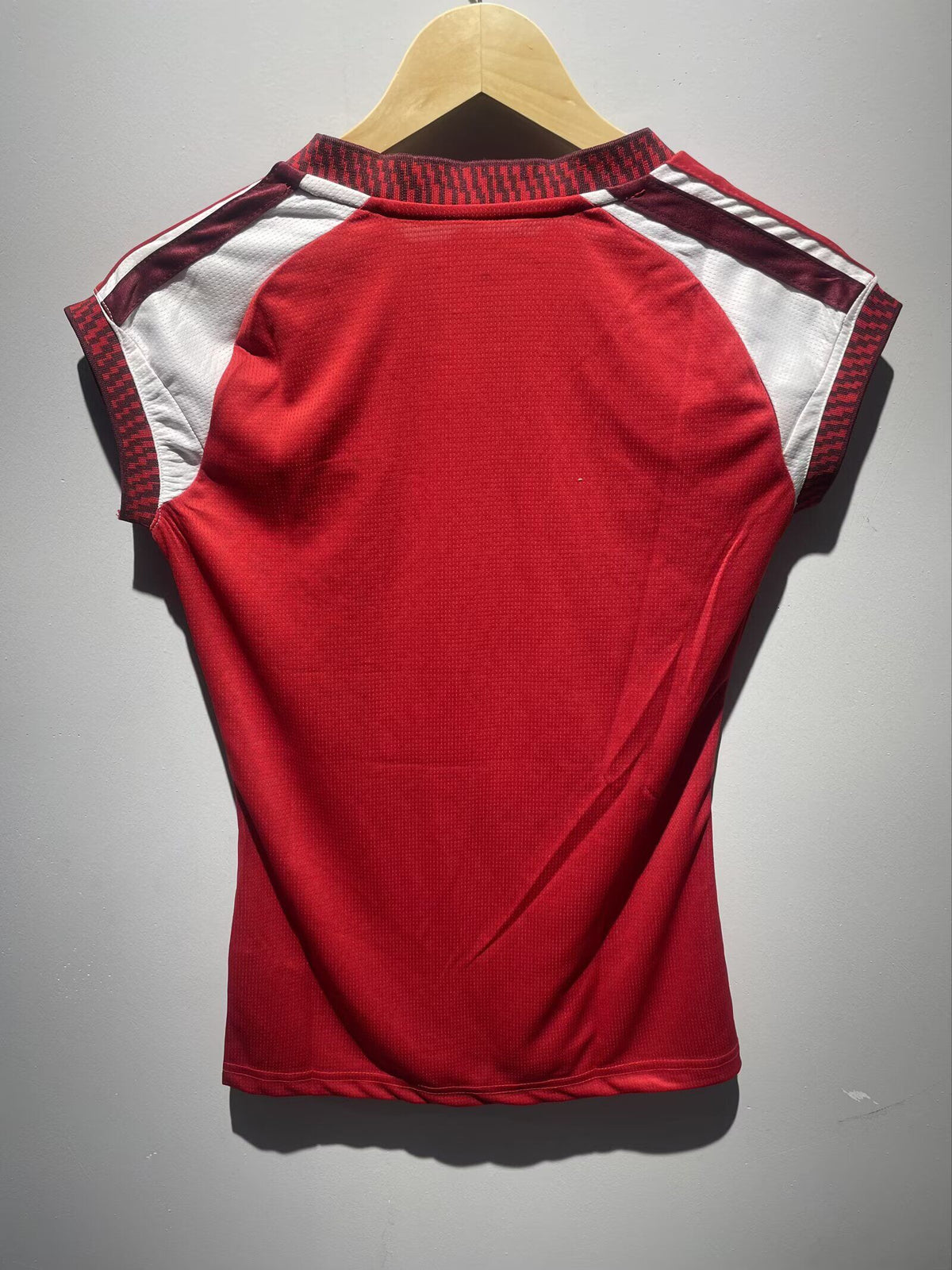Camiseta de niña sin mangas Arsenal 26-27 Local (tallas S-XXL) by Cafutshopp