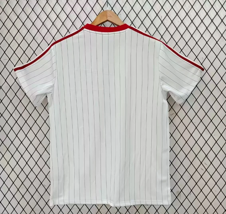 Camiseta Manchester United blanco con icono rojo (solo tallas S-XXL)