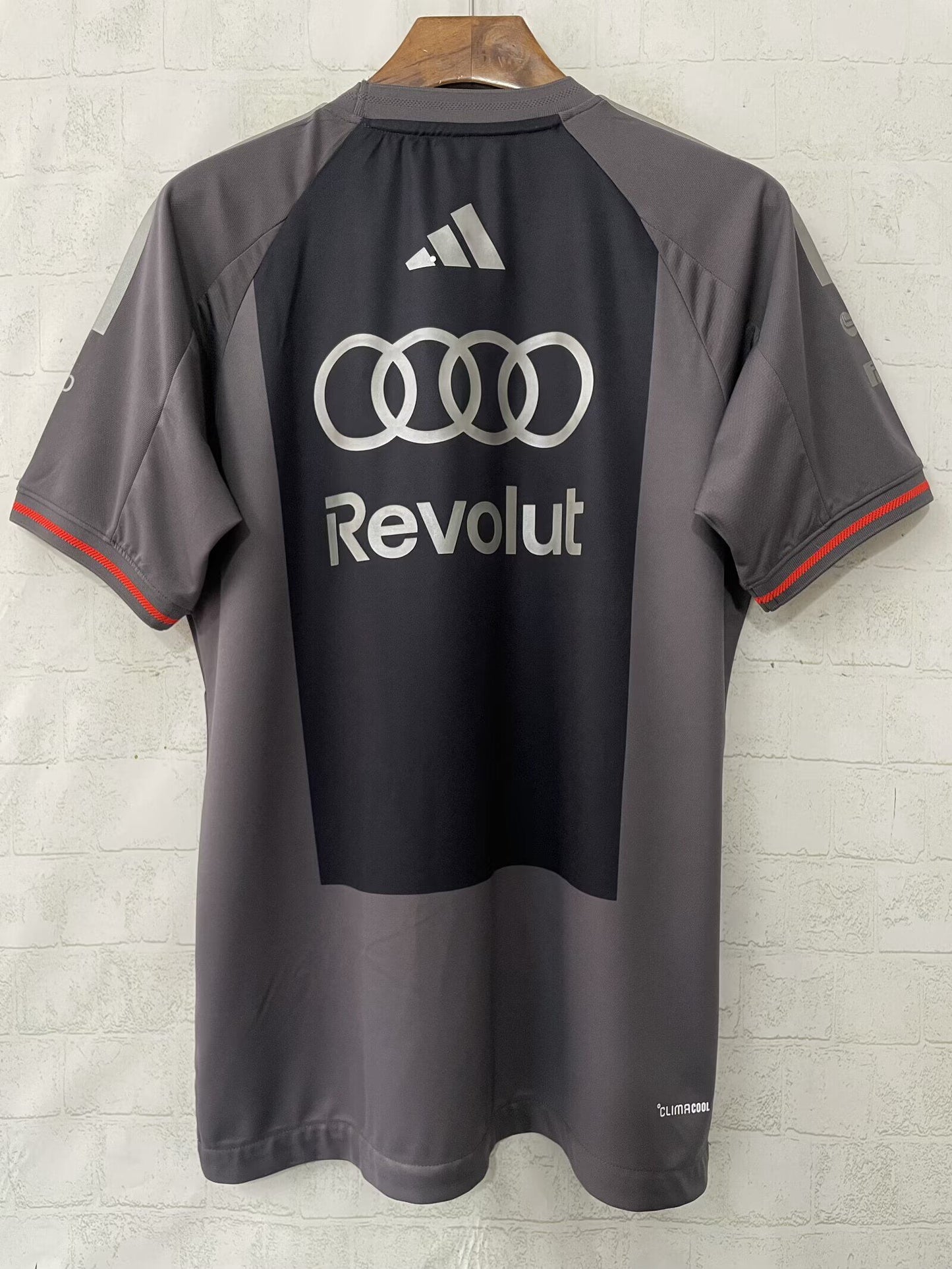 Camiseta Audi negra 2026 (solo tallas S-5XL)
