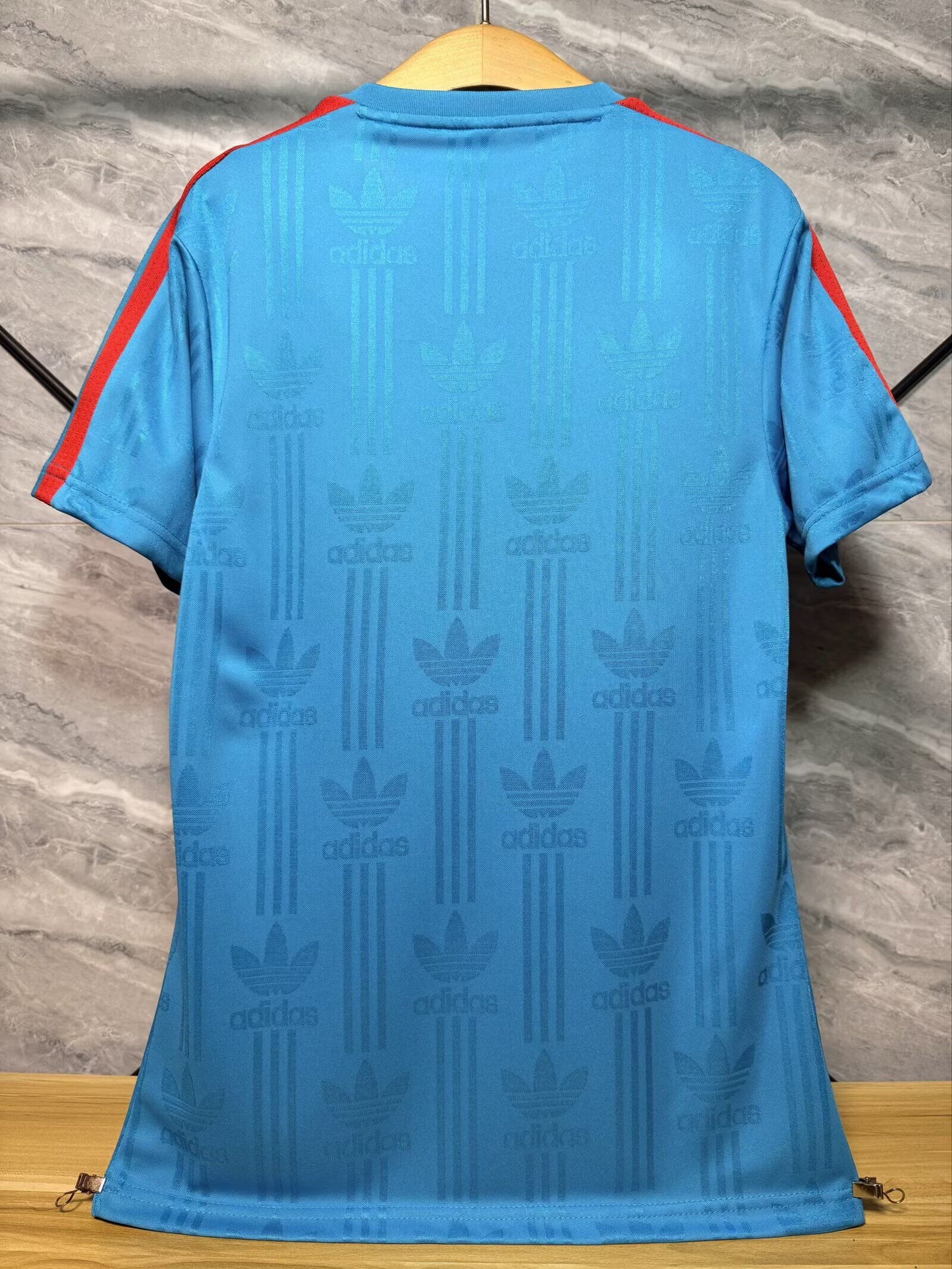 Camiseta de entrenamiento España 2026 modelo retro azul versión jugador (tallas S-XXL)