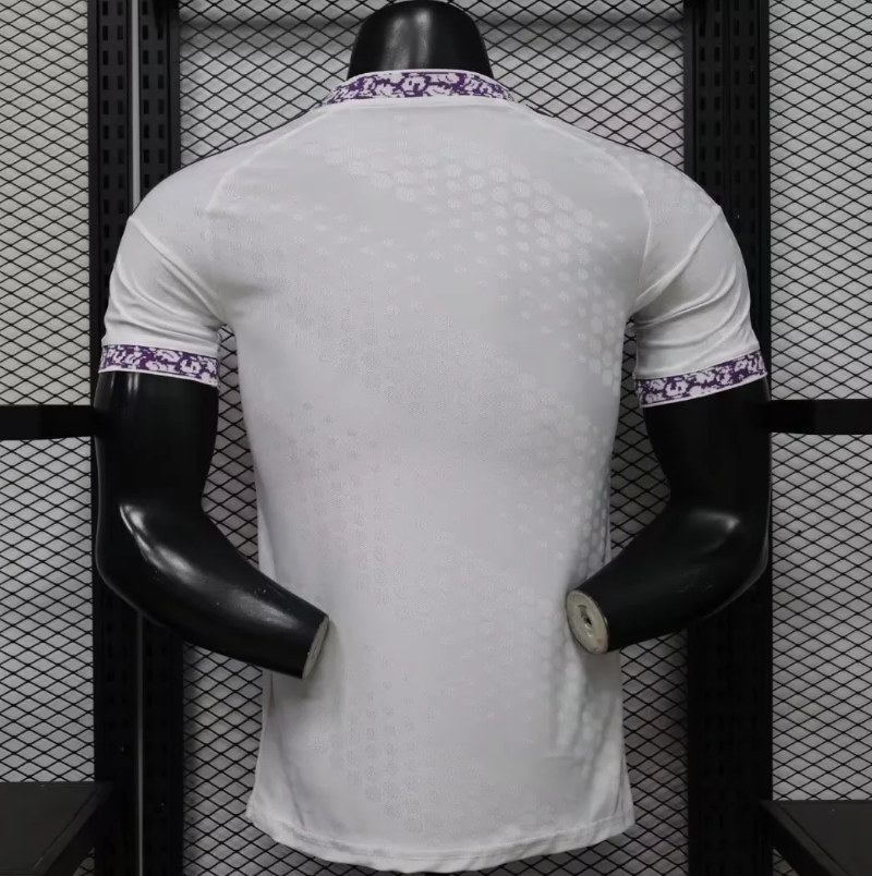 Camiseta Real Madrid 26/27 blanco con morado versión jugador (tallas S-XXL)