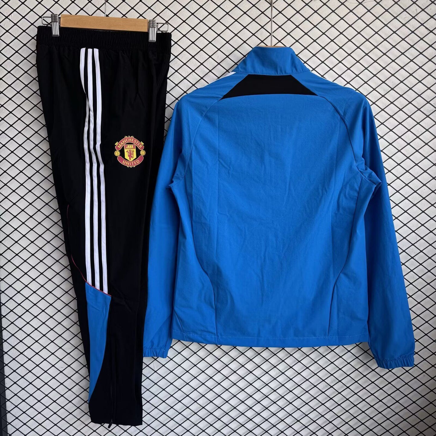 Chandal Cortavientos Manchester United 25/26 (Solo tallas S-2XL)