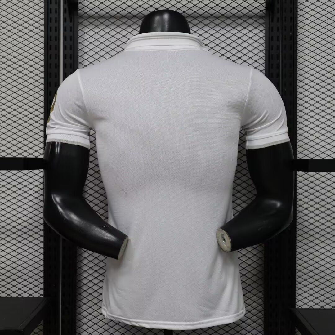 Camiseta Real Madrid 26/27 blanco con dorado versión jugador (tallas S-XXL)
