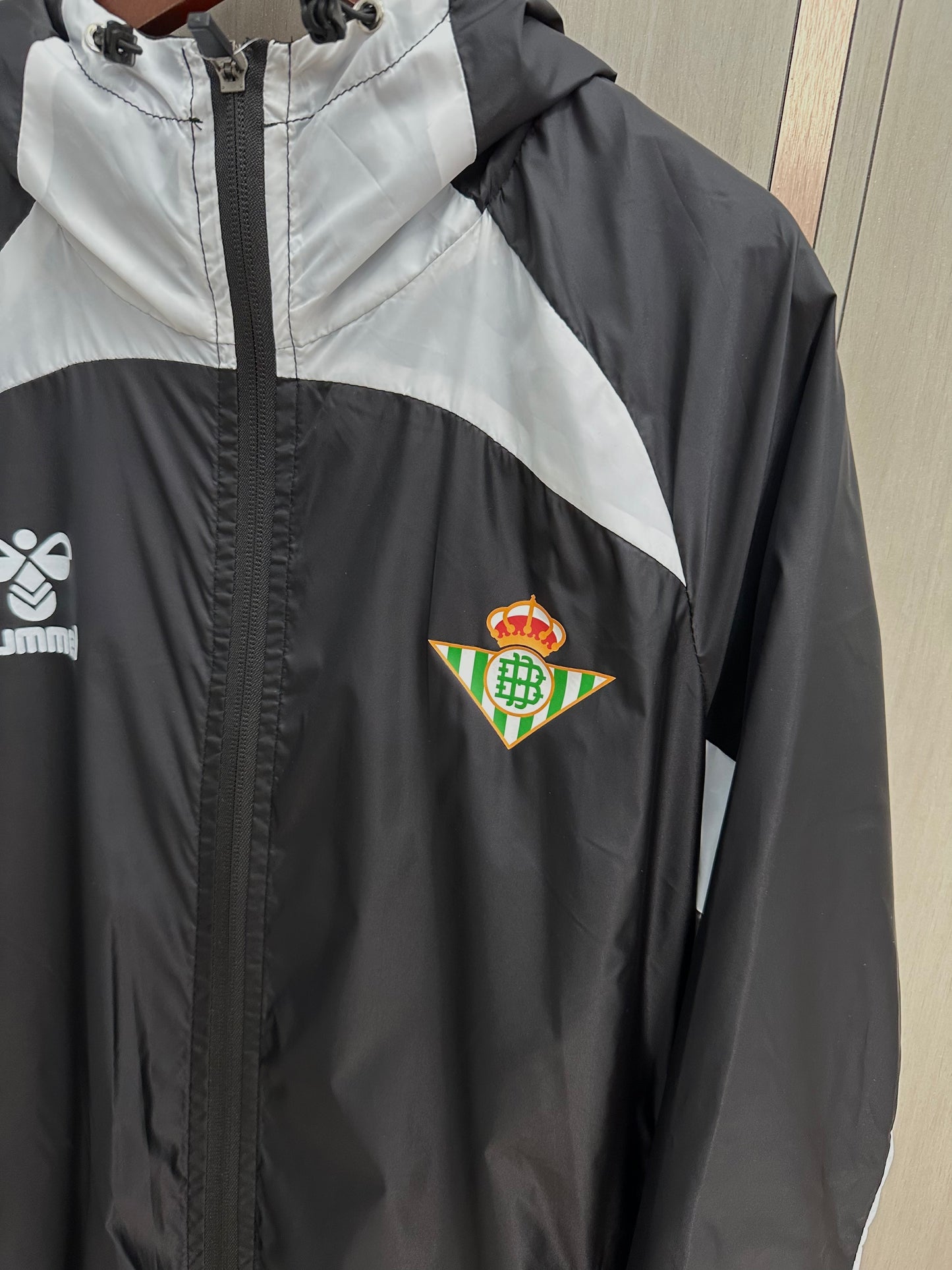 Chaqueta cortavientos Betis 25/ 26 (Solo tallas S-2XL)