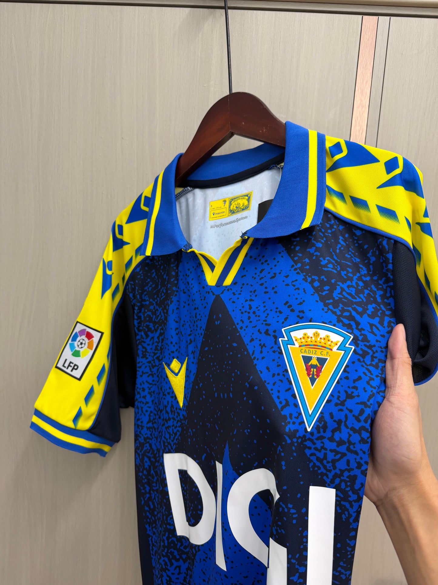 Camiseta Cadiz modelo retro jornada 31 (tallas S-4XL)