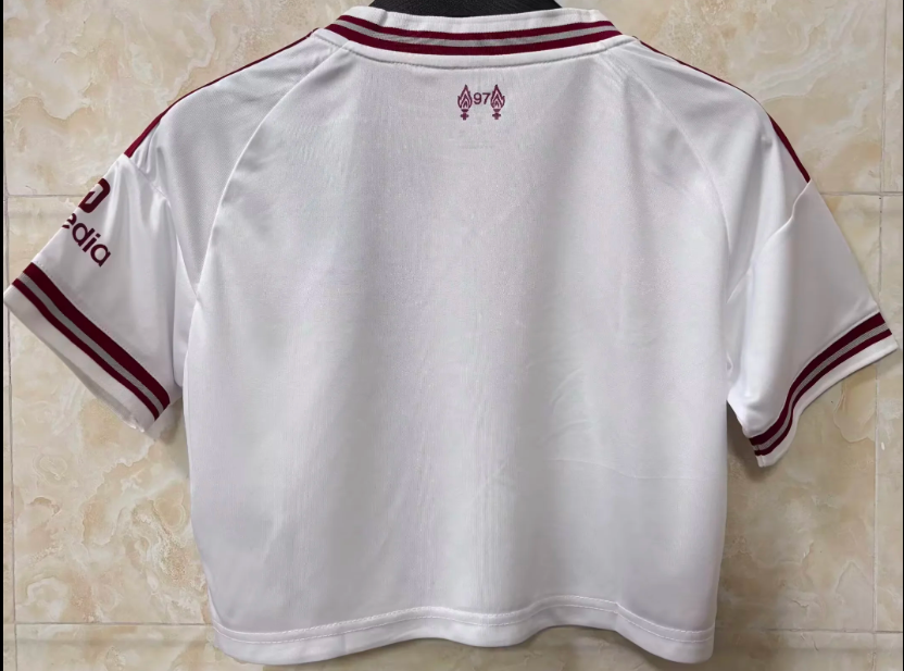 Crop Liverpool 26/27 Visitante (tallas S-XXL)
