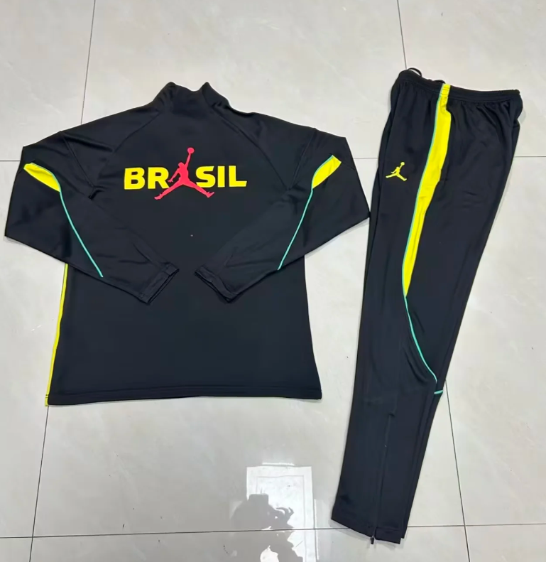 Chandal de entrenamiento Brasil 2026 negro con amarillo (tallas adultos y niños)