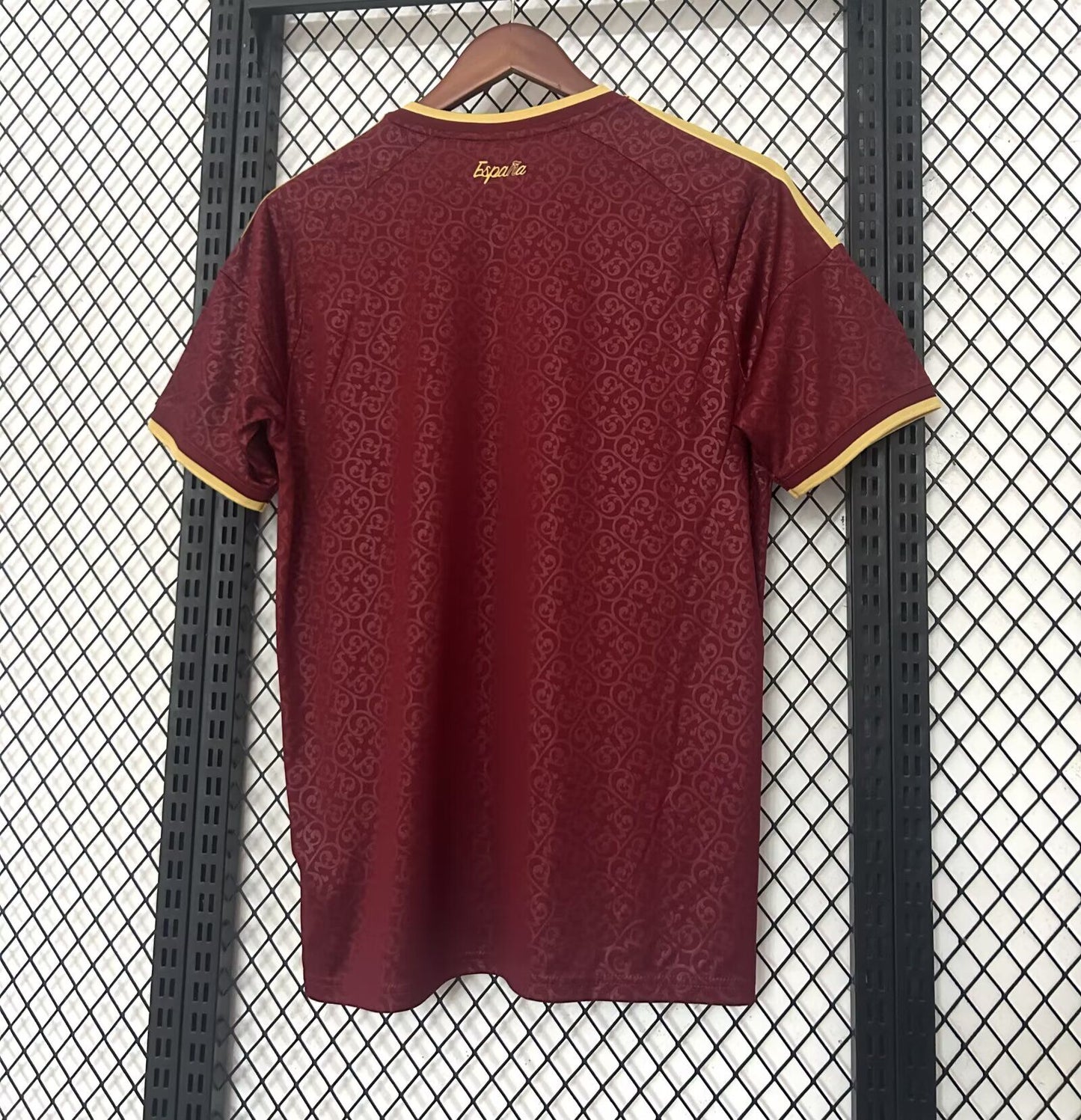 Camiseta España dos estrellas +parche campeón Mundial 2026 granate (solo versión fans) (tallas S-4XL)
