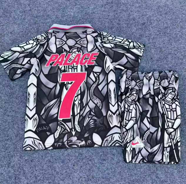 Equipacion Inglaterra versión palacio (solo tallas niños)