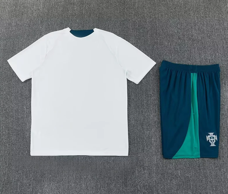 Conjunto de entrenamiento Portugal 2026 blanca (talla adultos y niños)
