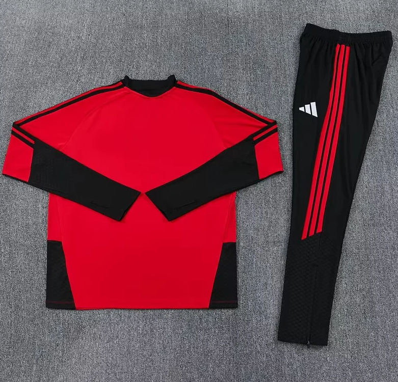 Chandal de entrenamiento Manchester United 26-27 rojo con negro (tallas adultos y niños)