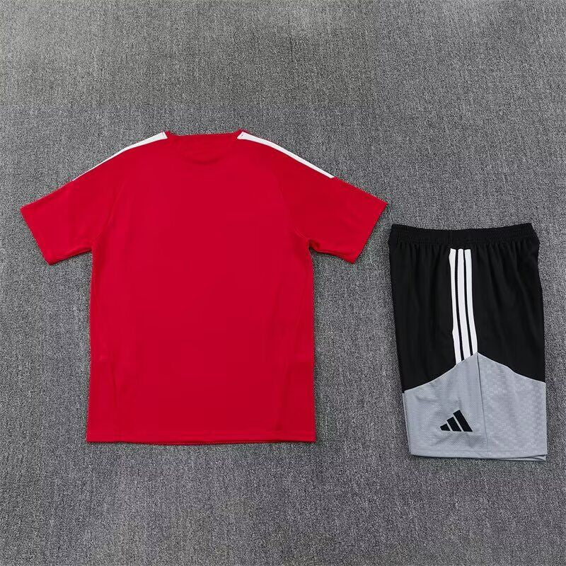Conjunto de entrenamiento España 2026 rojo con blanco (tallas adultos y niños)