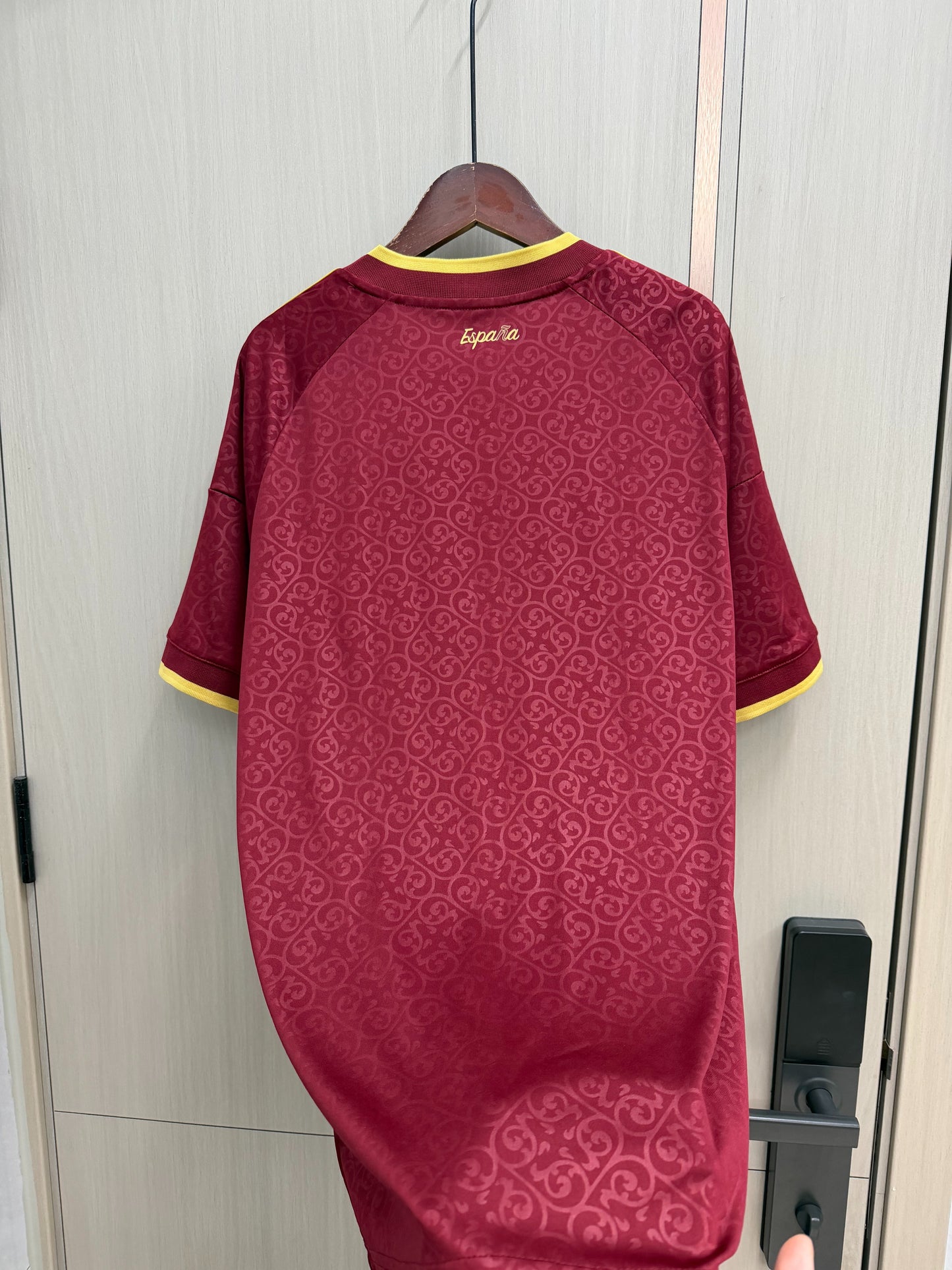 Camiseta España Mundial 2026 granate (solo versión fans) (tallas S-4XL)