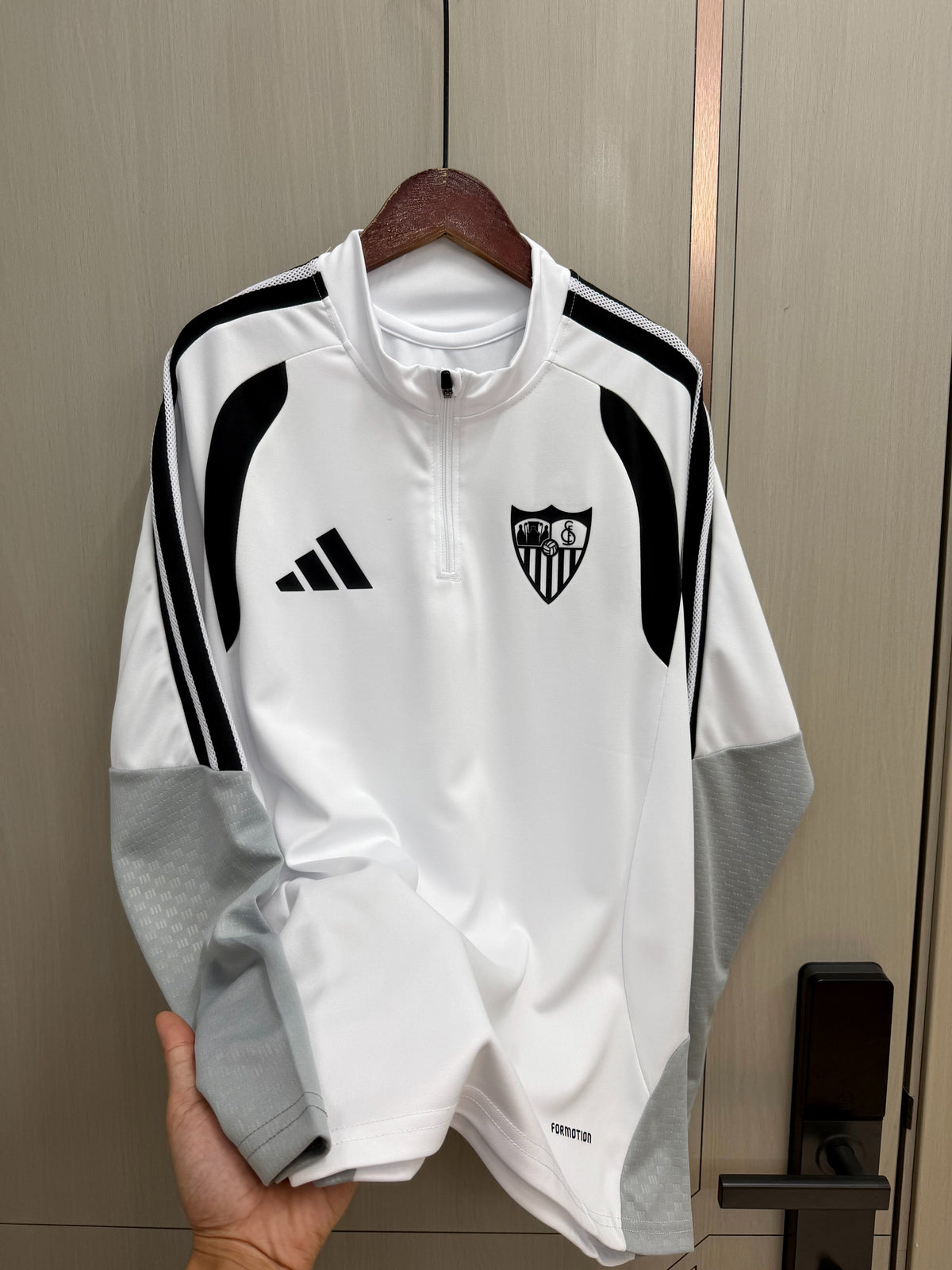 Sudadera blanca Sevilla 26-27 (tallas S-2XL)