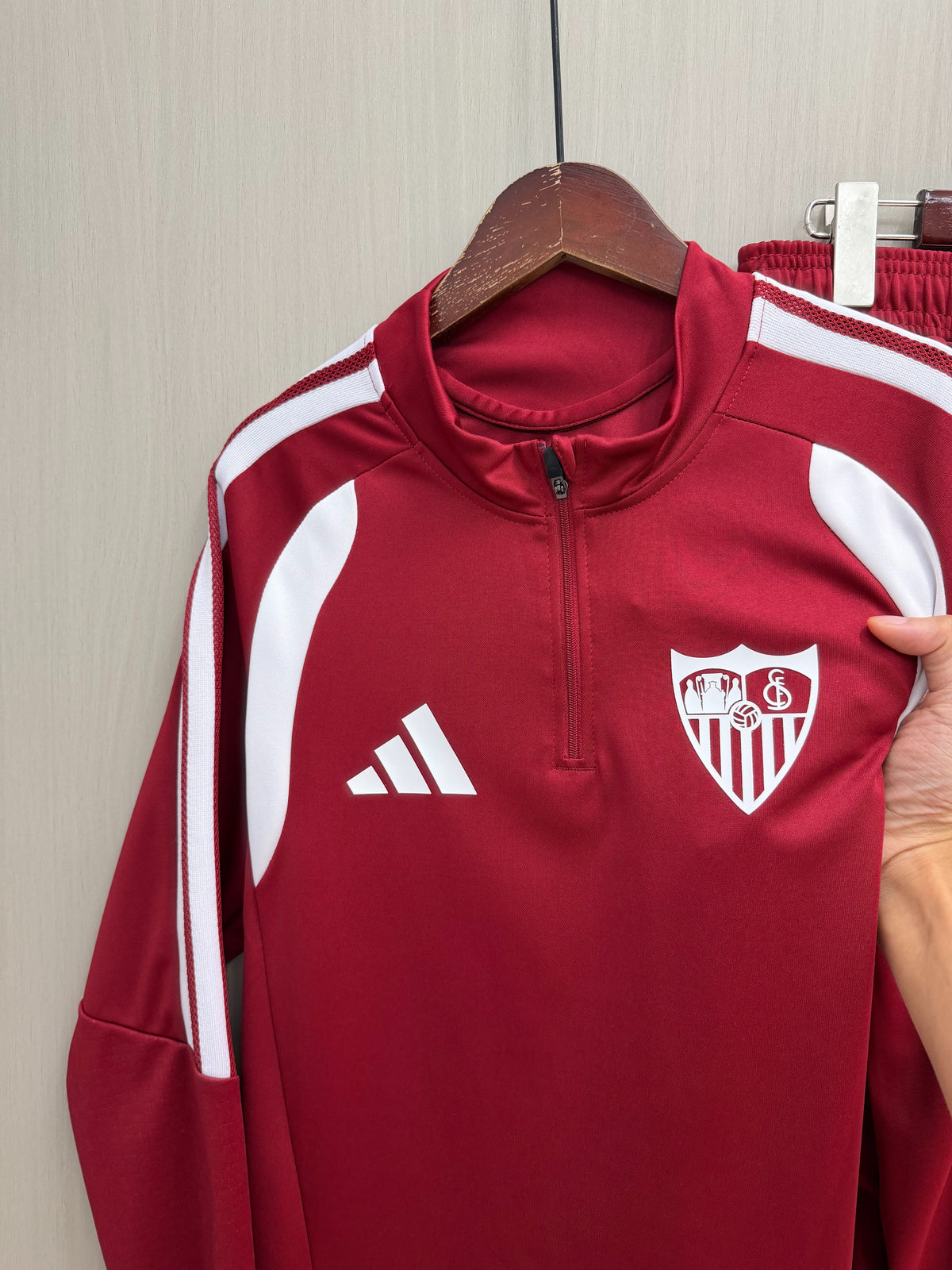 Sudadera roja Sevilla 26-27 (tallas S-2XL)