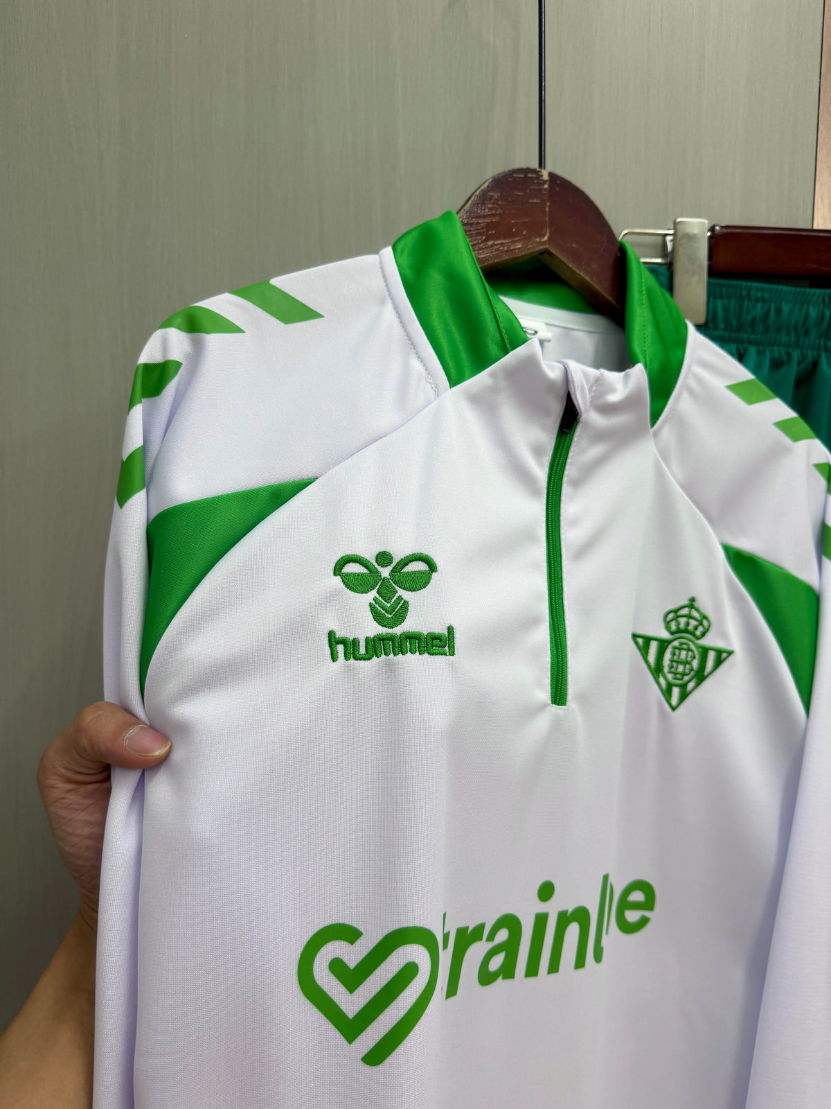 Chandal de entrenamiento Betis 26-27 (tallas S-2XL)