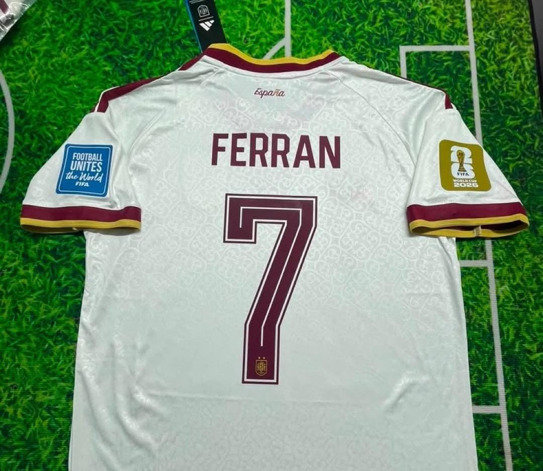 Camiseta España dos estrellas + todos los parches Visitante Mundial 2026 (tallas S - 4XL)