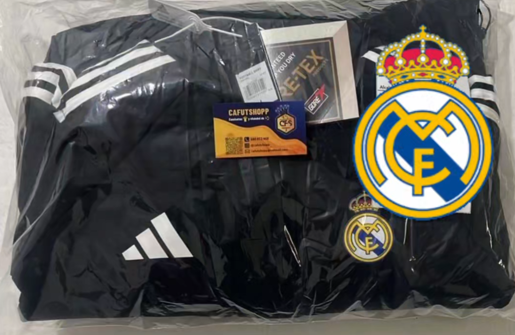 Abrigo Real Madrid (Solo tallas S-2XL y pedir una talla más)