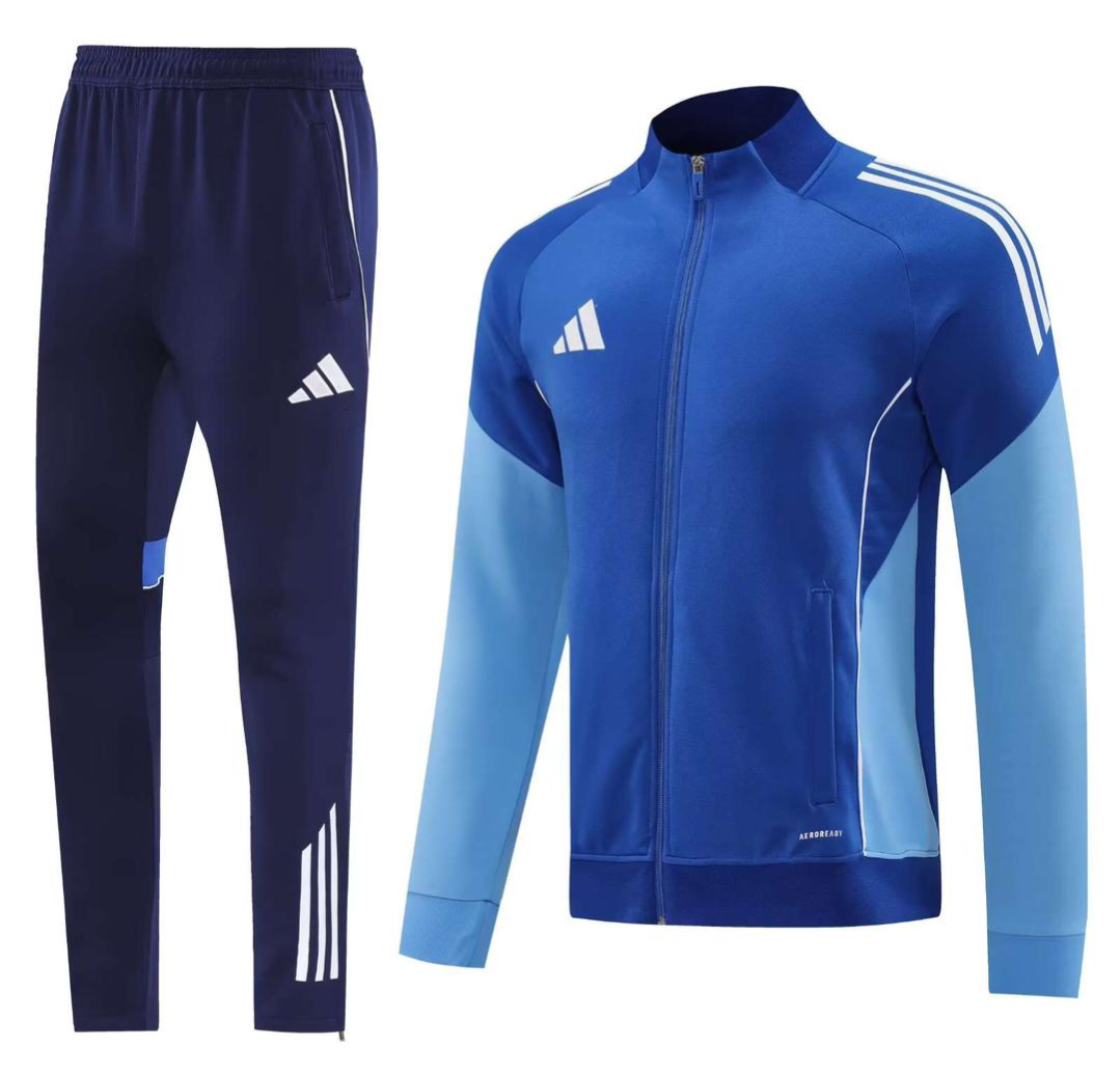 ADIDAS/NIKE