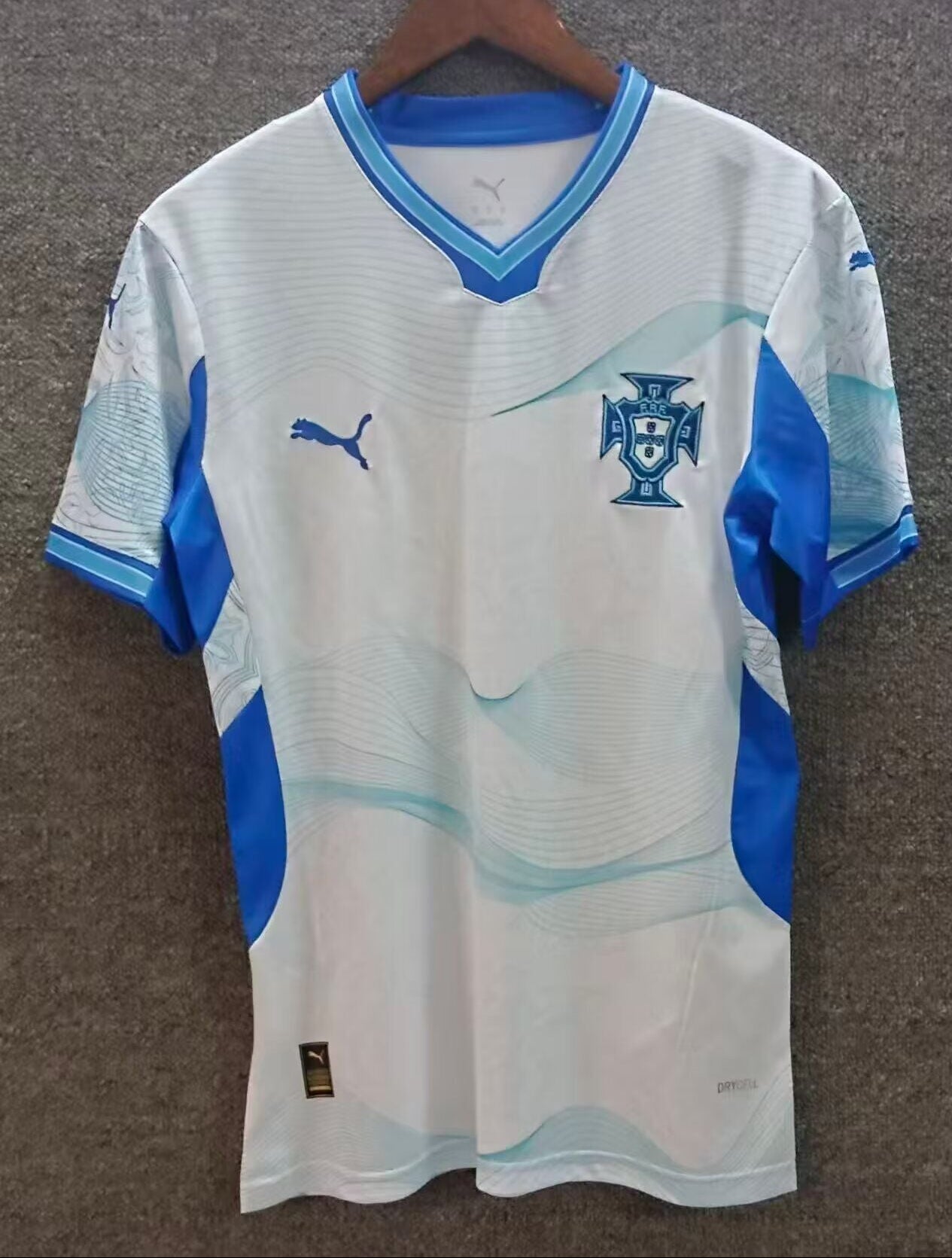 Camiseta Portugal 26 blanca con azul (tallas S-XXL)
