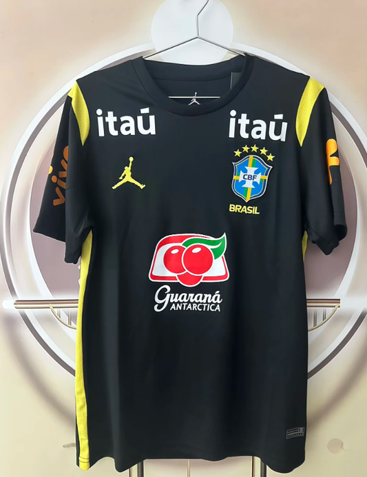 Camiseta de entrenamiento Brasil 2026 negra con patrocinadores
