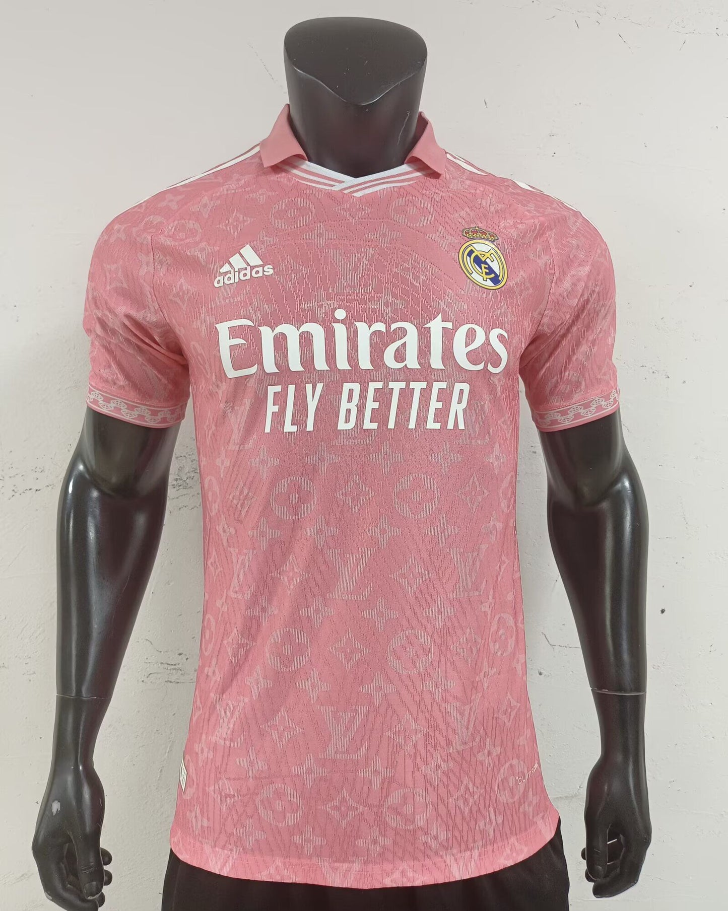 Camiseta Real Madrid rosa version LV version jugador (tallas S-2XL)