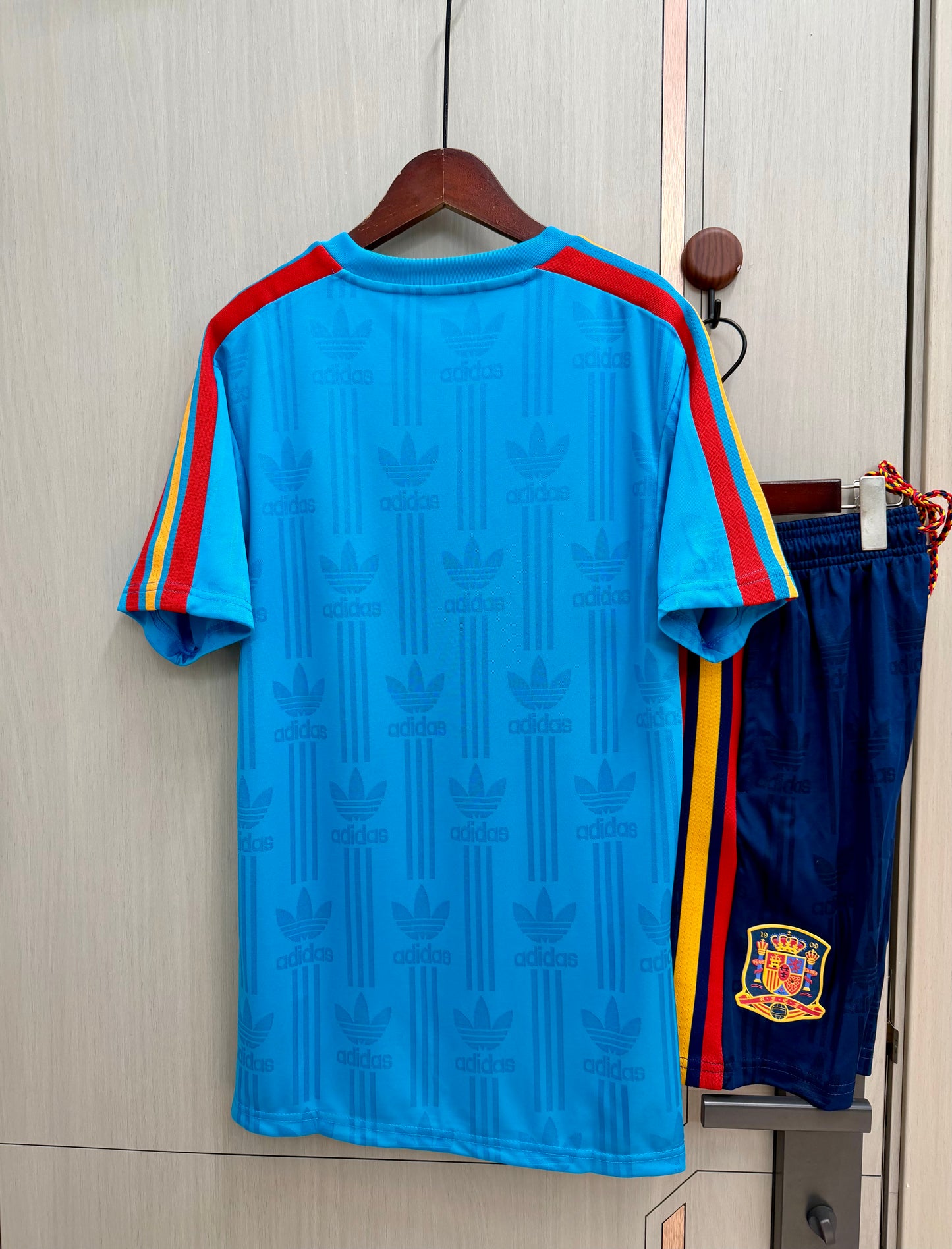 Conjunto de entrenamiento España 2026 azul modelo retro versión jugador (tallas S-4XL)