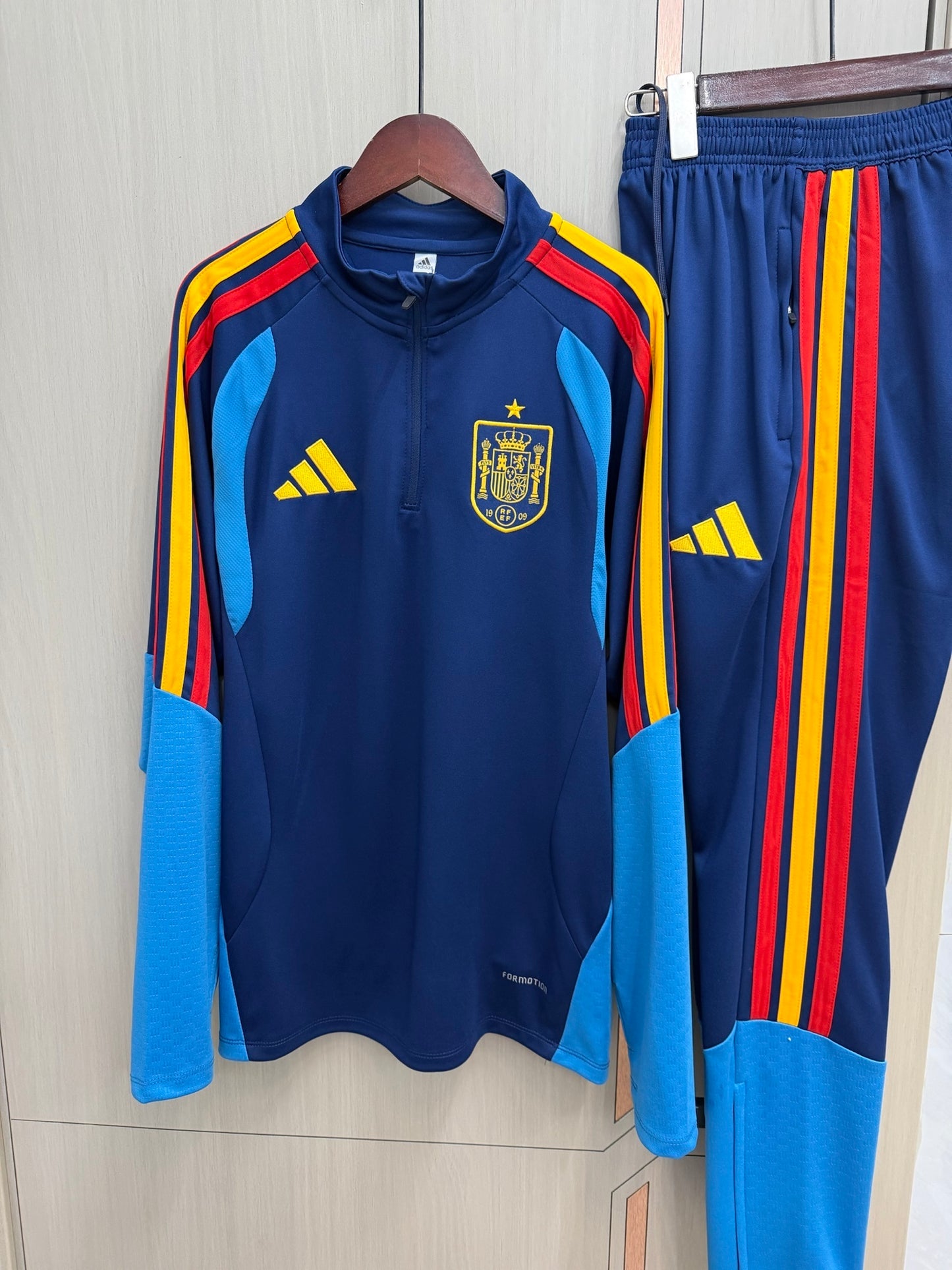 Chandal España 2026 azul oscuro (tallas adultos y niños)