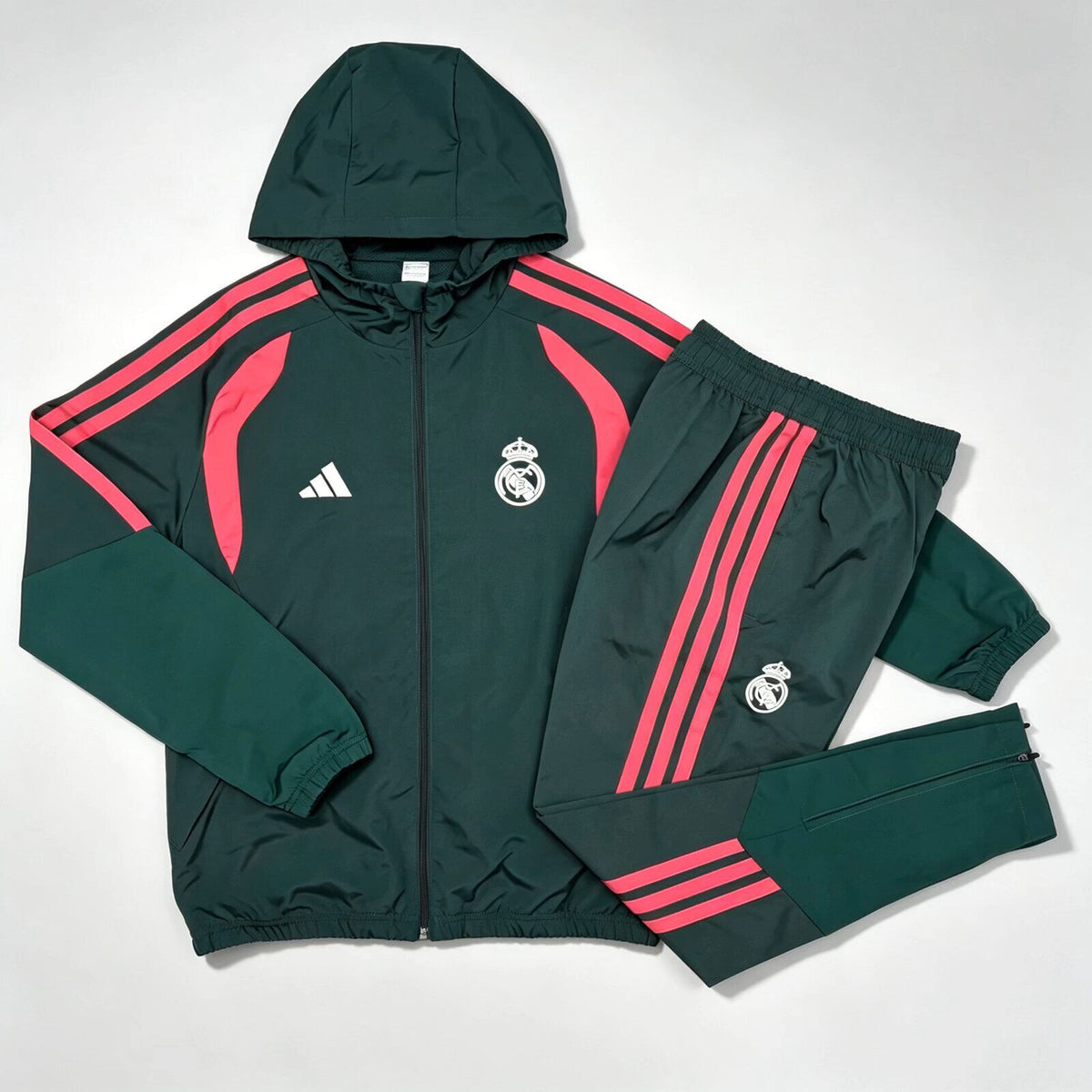 Chandal cortavientos con gorro Real Madrid 26-27 verde con rosa (tallas S-XXL)