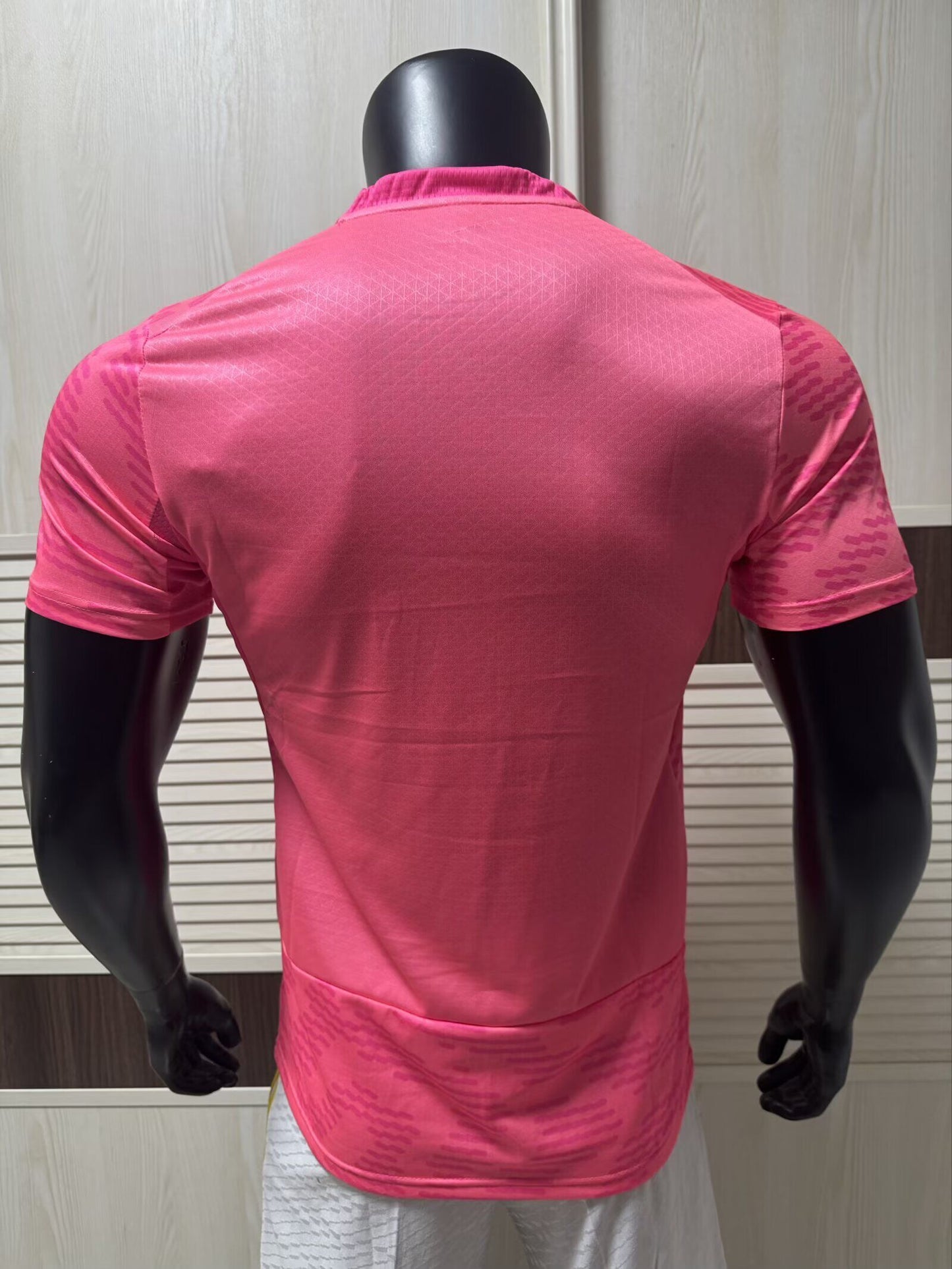 Camiseta de entrenamiento rosa Portugal 2026 (Solo tallas S-XXL)