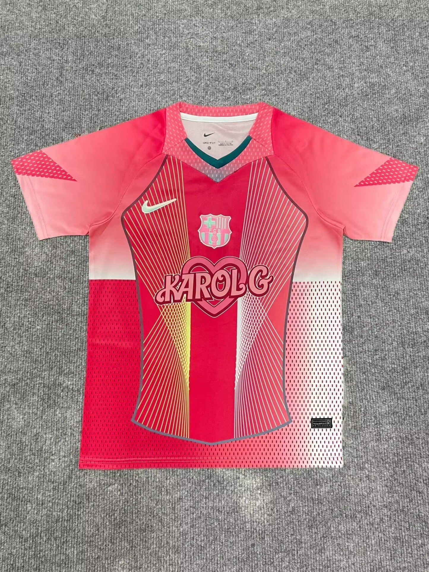 Camiseta Barcelona Karol G (solo tallas S-2XL)