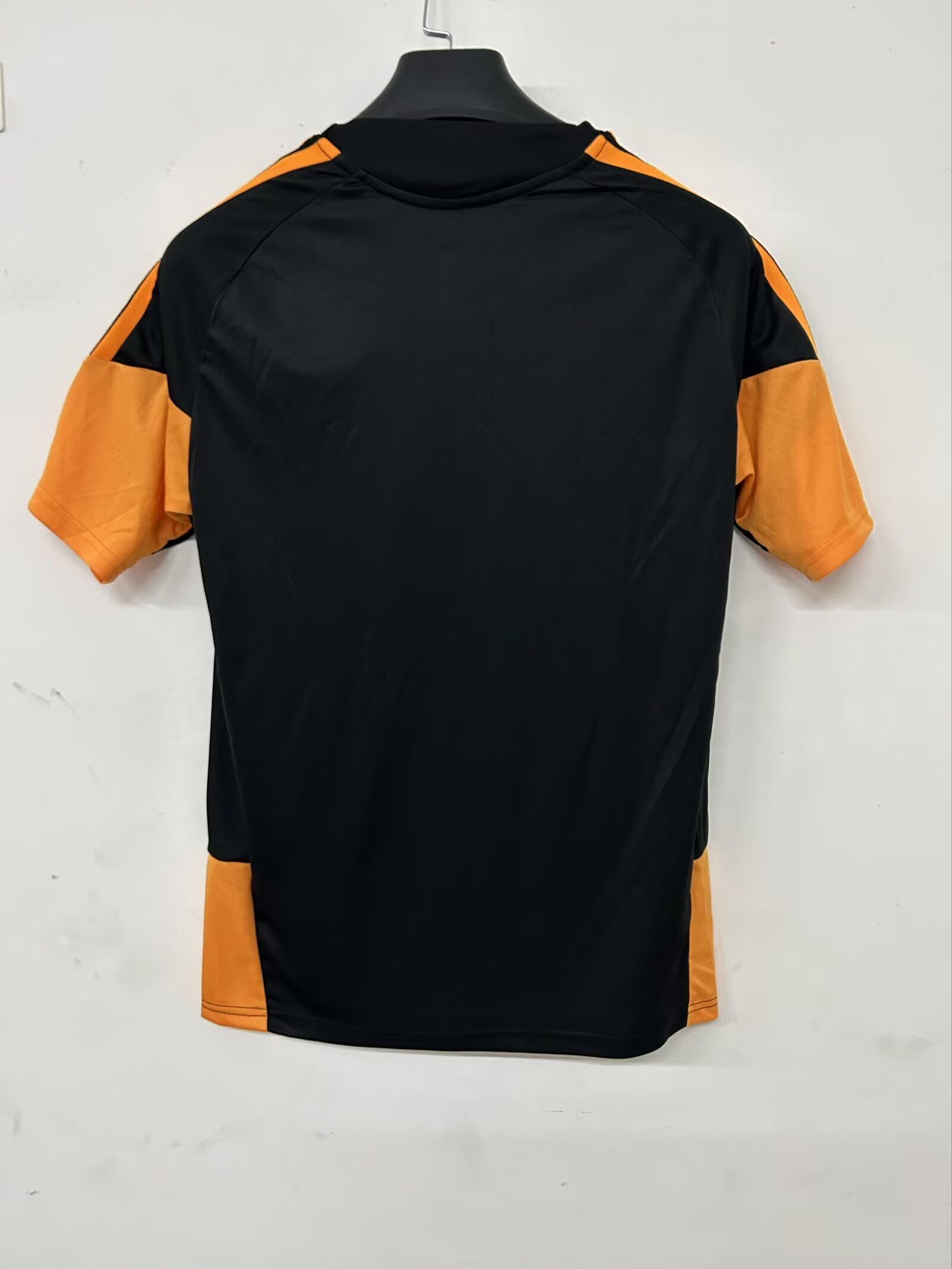 Camiseta de entrenamiento Arsenal 26/27 negra con amarillo versión jugador (tallas S-3XL)