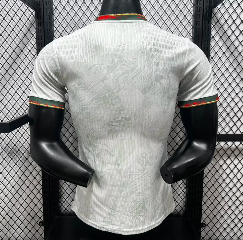 Camiseta Portugal 26 blanca version jugador verde (tallas S-XXL)
