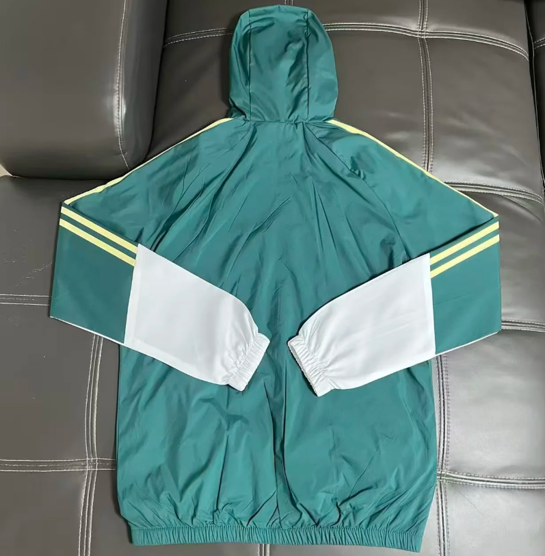 Chaqueta cortavientos Liverpool verde con blanco (solo tallas S-XXL)