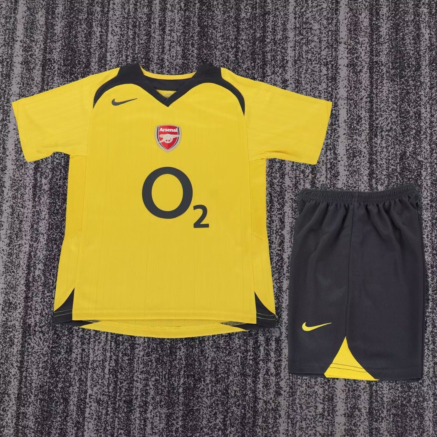 Equipacion Arsenal 2005/06 Visitante (solo talla niños)
