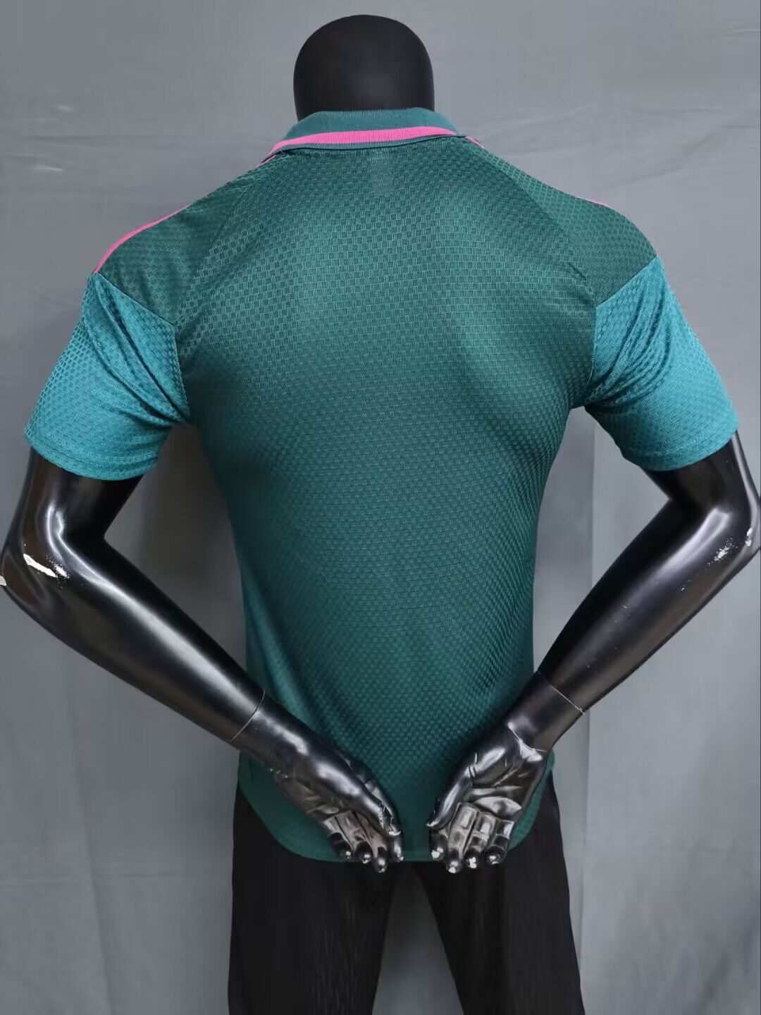 Polo de entrenamiento Real Madrid 26/27 verde versión jugador (tallas S-3XL)
