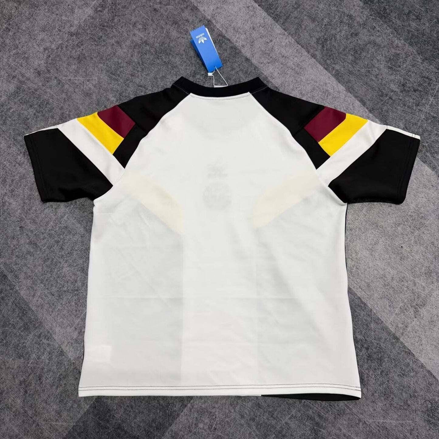 Jersey de manga corta estilo original de Alemania (tallas S-3XL)