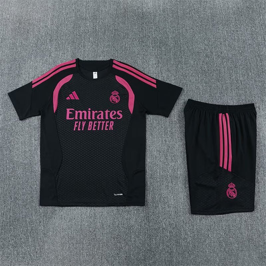 Conjunto de entrenamiento Real Madrid 26-27 negra con rosa (tallas adultos y niños)